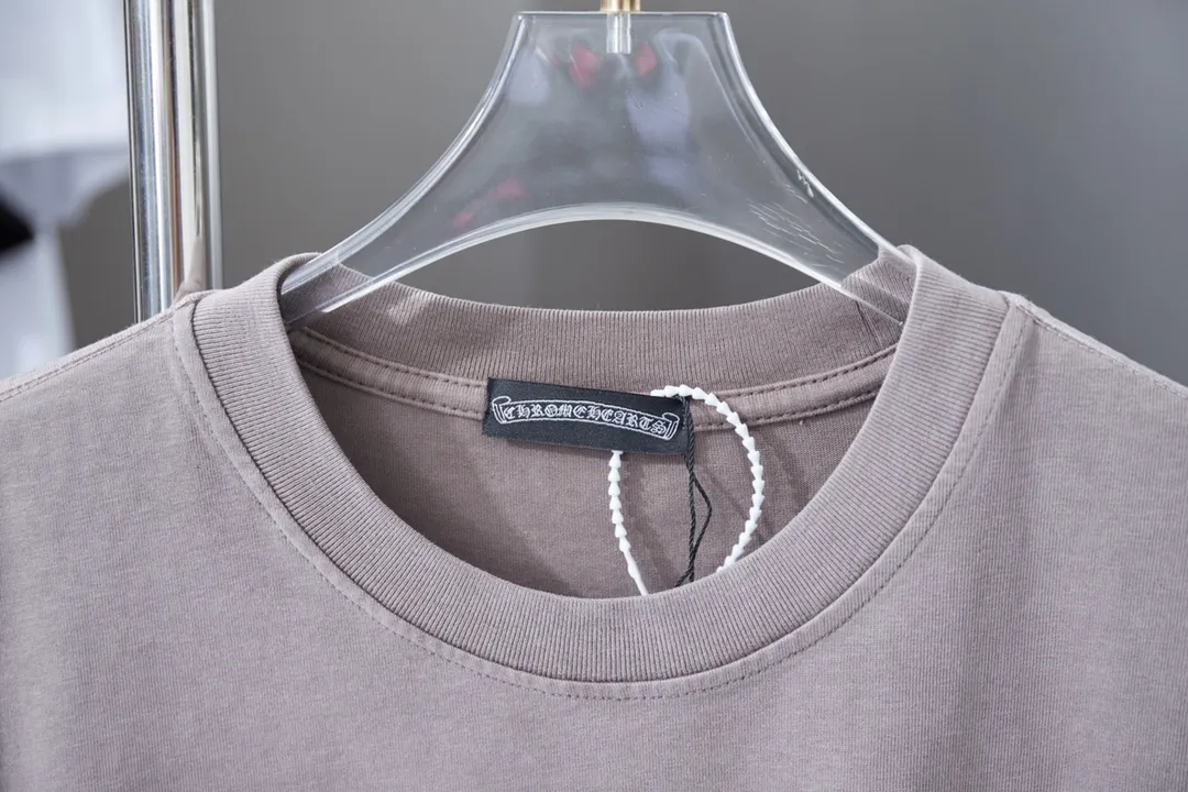 🅿️220 Ch*ome Hearte CH 25SS early spring new model, hot diamond cross pattern short sleeves, light luxury, essential item for daily commuting for men and women, correct version, welcome to compare, detailed features · 280g 100% pure cotton double yarn jersey fabric · Special thickened 32 pieces of double-strand 1X1 thread in the same vat custom dyeing · Kangli digital printing ➕Imported Australian matte pearlescent diamonds. Ready-made garments are dyed. Then do the faded fried snowflake process, then wash it to make it look old. Common washing improves the effect · Double-needle stitching across seams · Original main mark, washed tag, branded moisture-proof paper packaging Color: black/dark sapphire blue/brown army green Size: S/M/L/XL